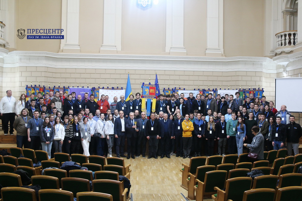 Учасники ICPC-SEERC 2024 — групове фото, ЛНУ